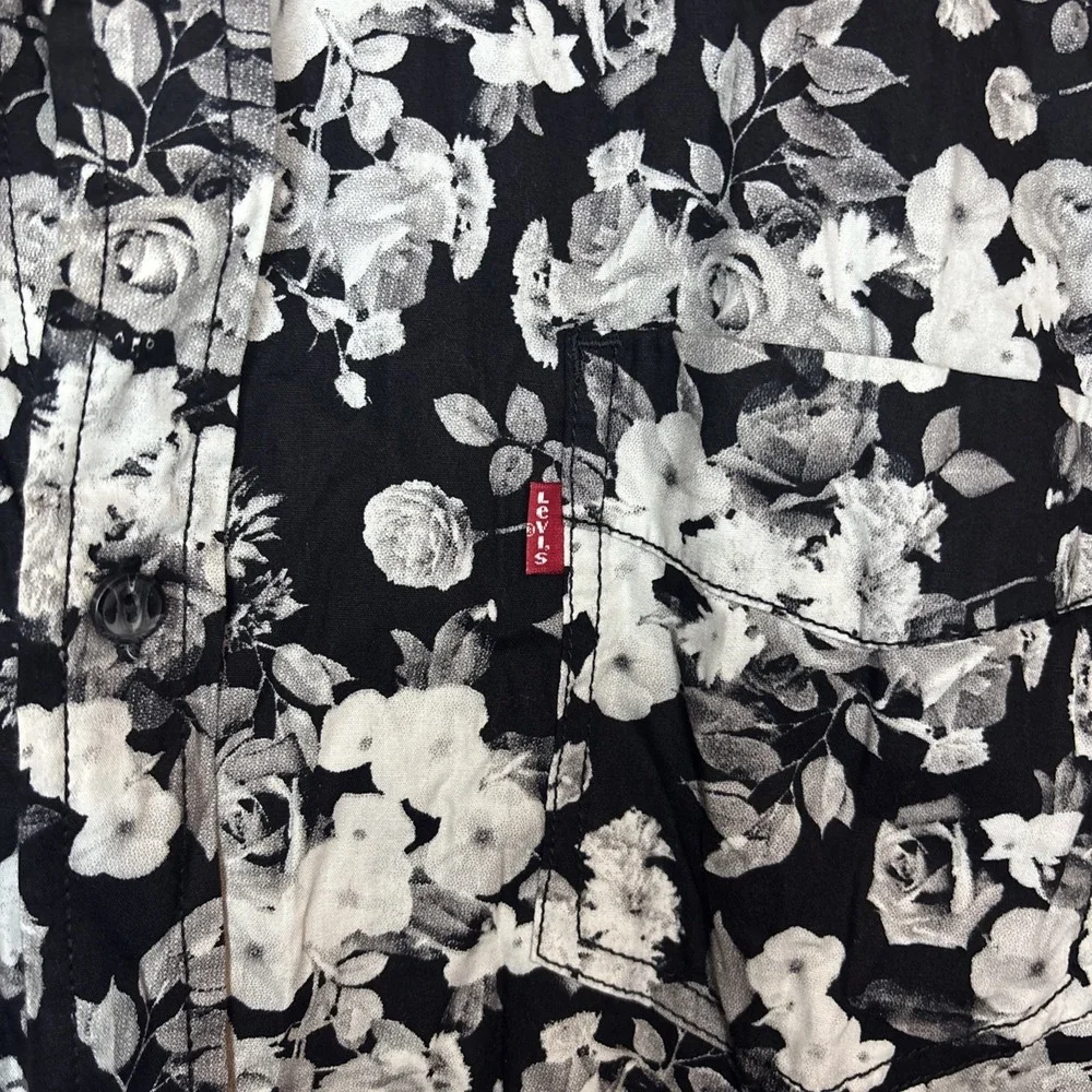 Levi's Men's XL  Classic Camper Relaxed Hawaiian Floral Hipster‎ Red Tab Shirt